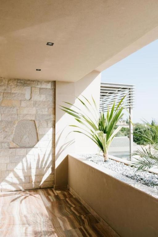 Marble Luxury Suites Karteros Luaran gambar