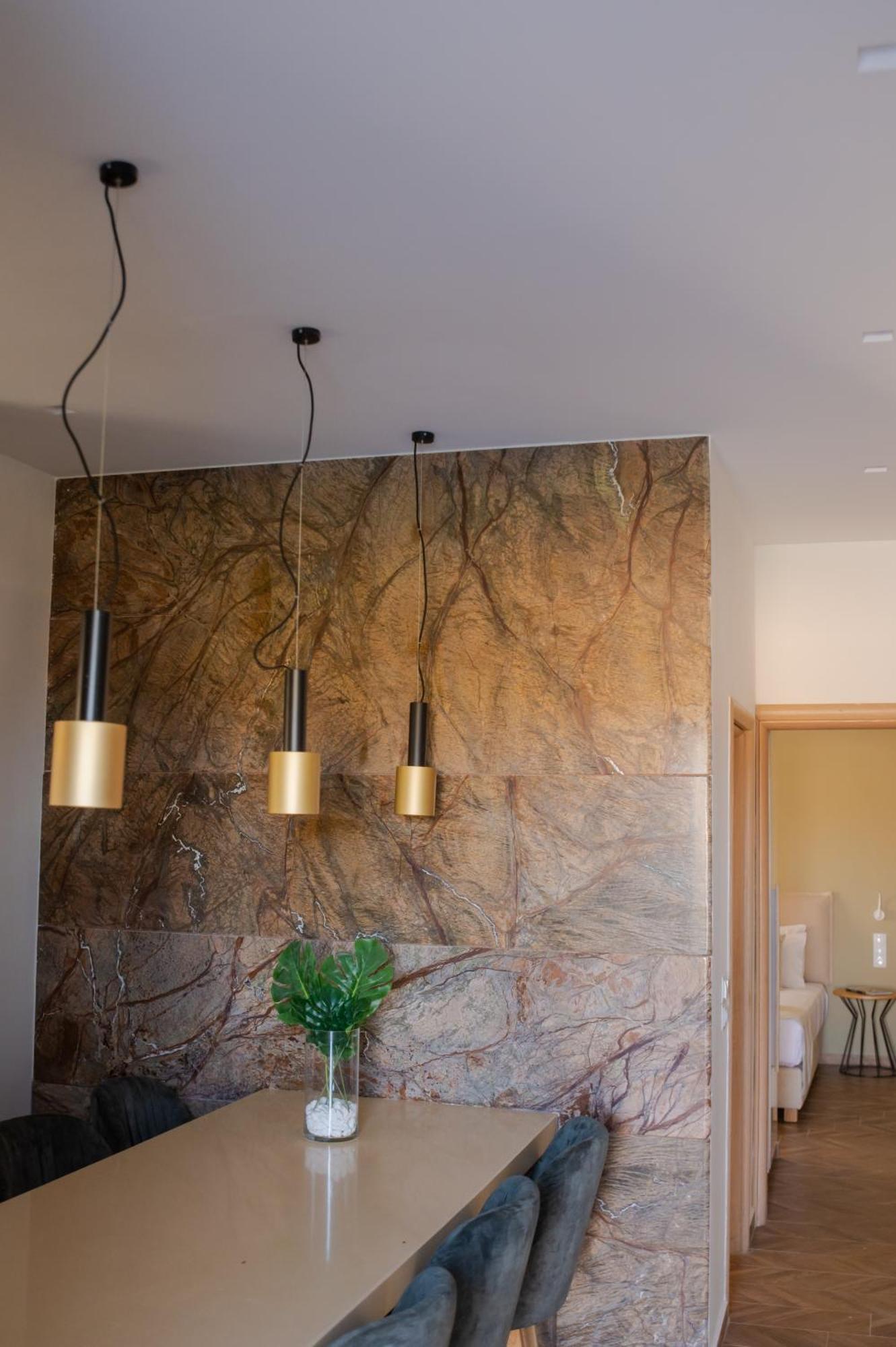Marble Luxury Suites Karteros Luaran gambar