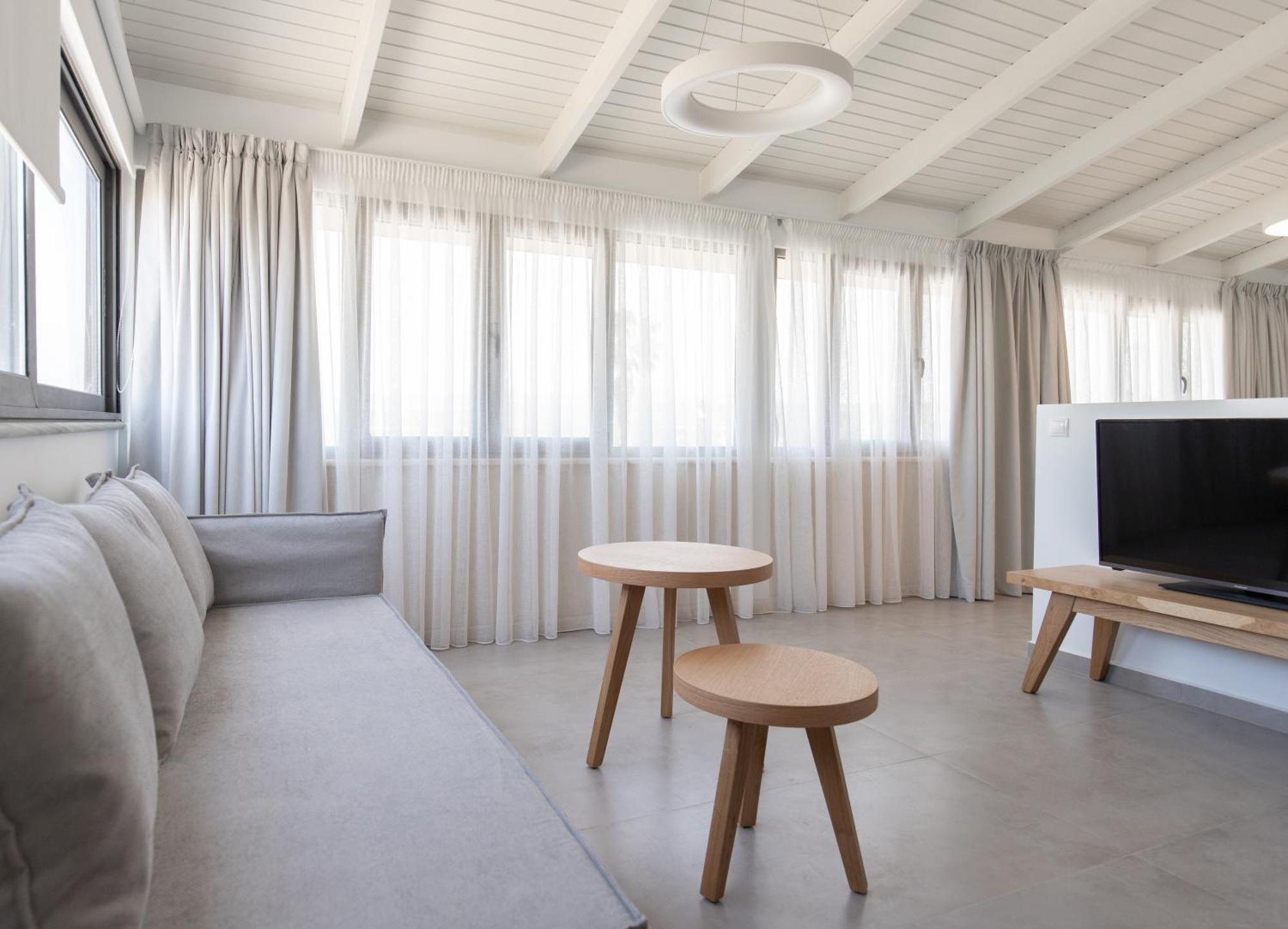 Marble Luxury Suites Karteros Luaran gambar