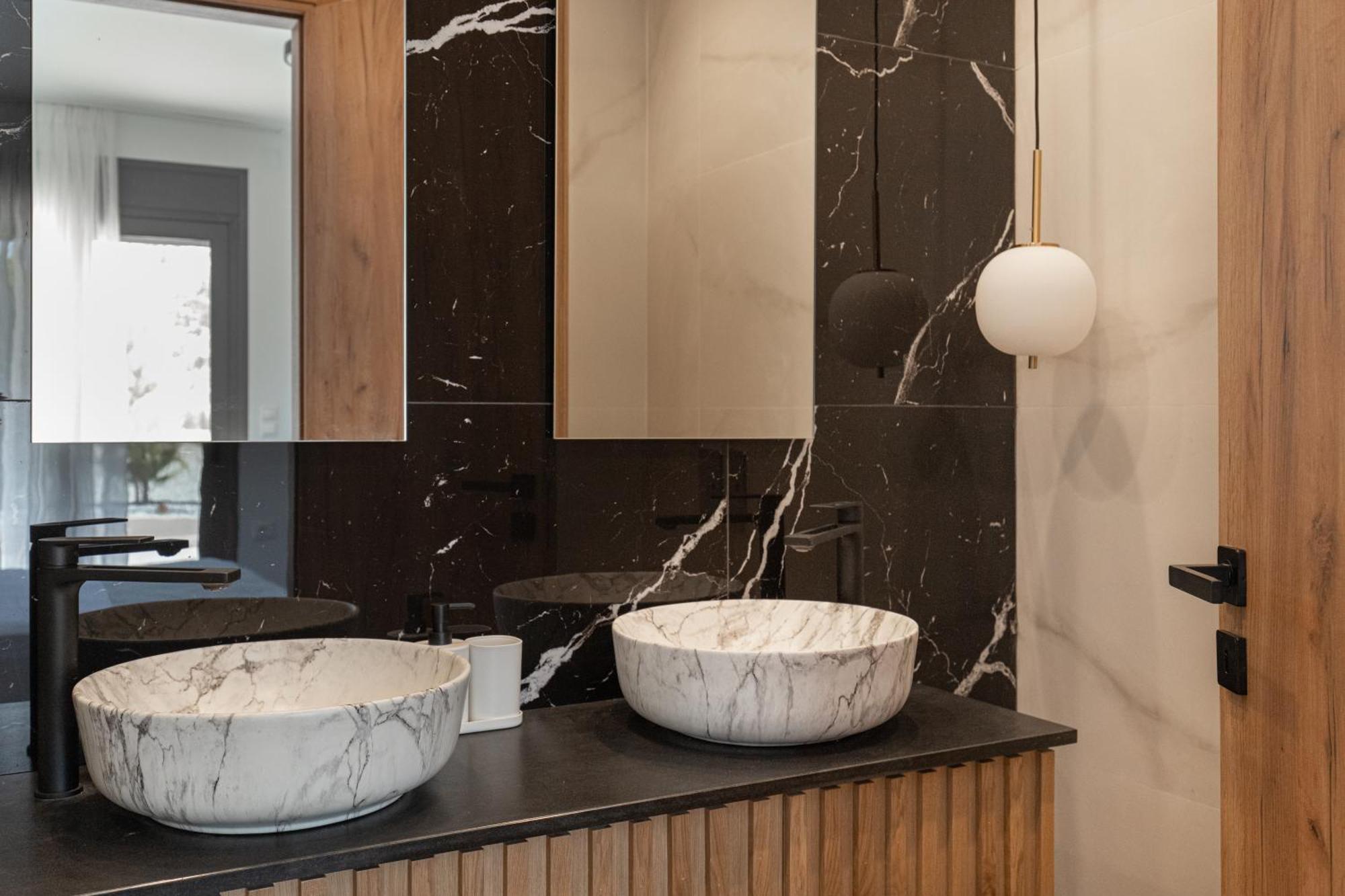 Marble Luxury Suites Karteros Bilik gambar