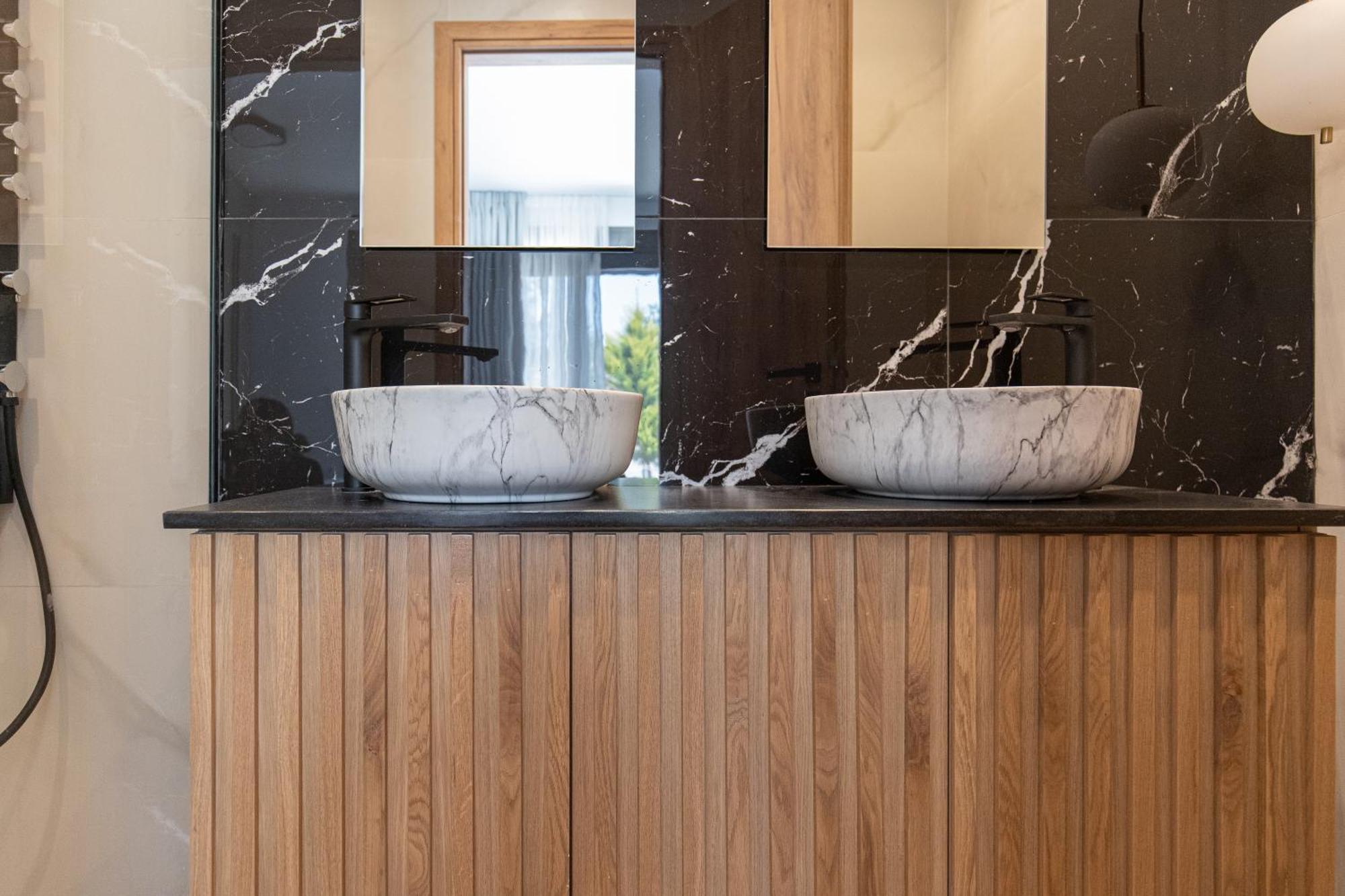 Marble Luxury Suites Karteros Bilik gambar